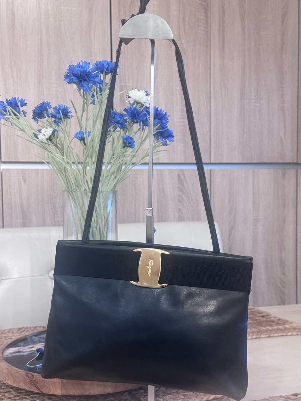 Authentic Vintage Salvatore Ferragamo Vara Bow Navy Leather Shoulder Bag